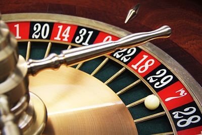 PREDICTABLE BALL BOUNCE IN ROULETTE – TRUTH OR MYTH?